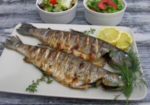 Idealne smażenie pstrąga na grillu – ile czasu poświęcić na uzyskanie perfekcji?
