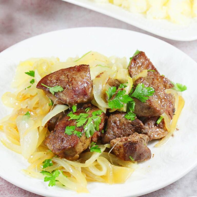 Ile kalorii ma smażona wątróbka wieprzowa? Sprawdź, co musisz wiedzieć!