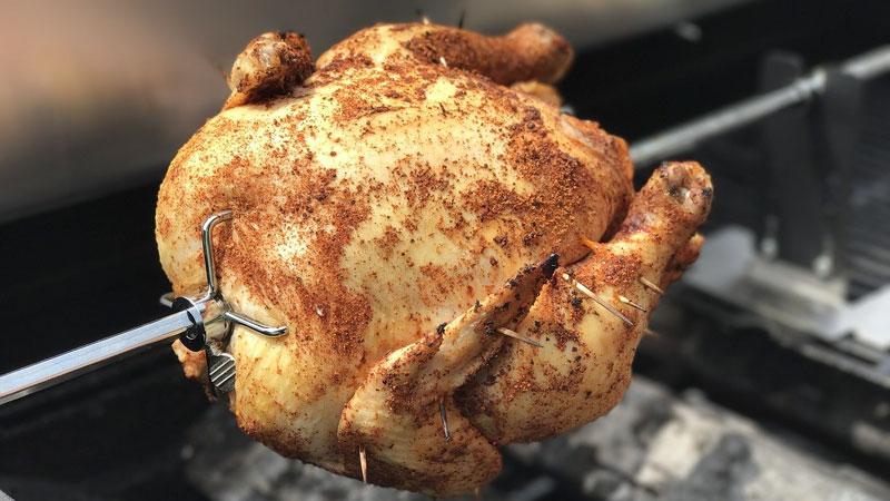 Pieczenie kurczaka na rożnie