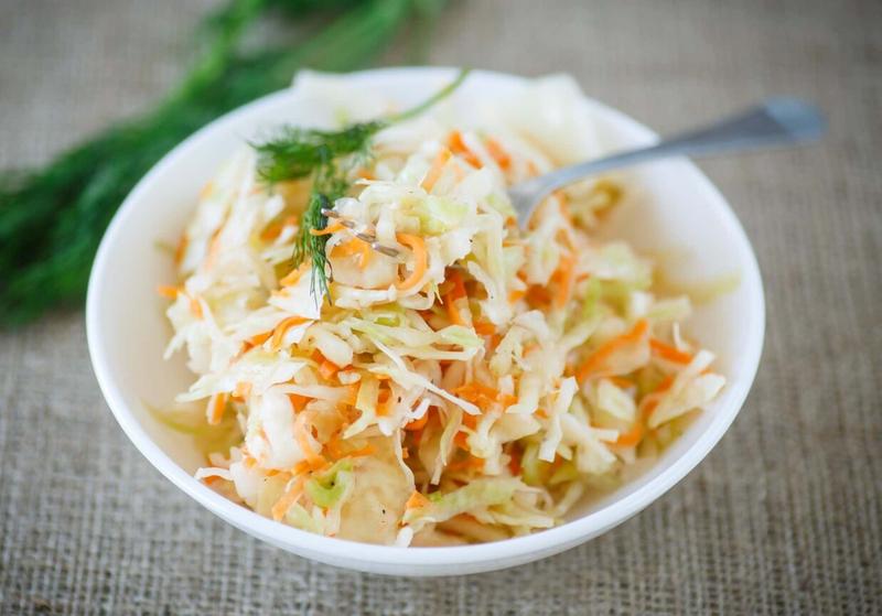 Sałatki z rukolą i awokado