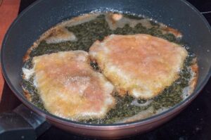 Idealny czas smażenia schabowego na patelni – jak osiągnąć perfekcyjny smak?