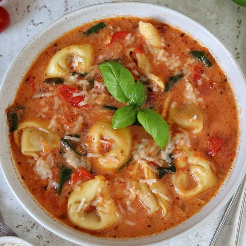 Inspirujące przepisy: jaka zupa na jutro rozgrzeje twoje serce?