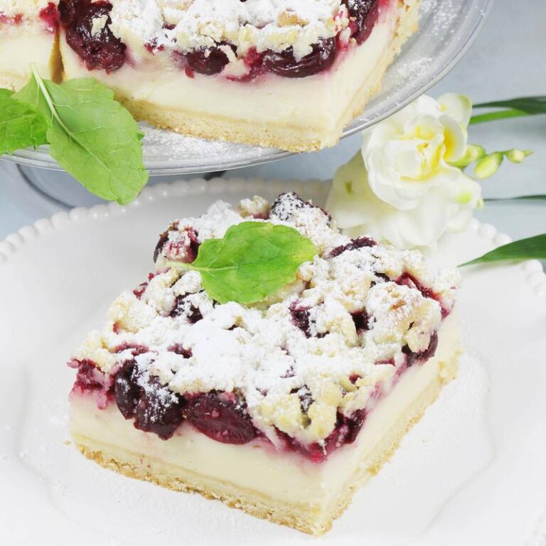 Sekret idealnego kruchego ciasta ze śliwkami: jak długo powinno się piec?