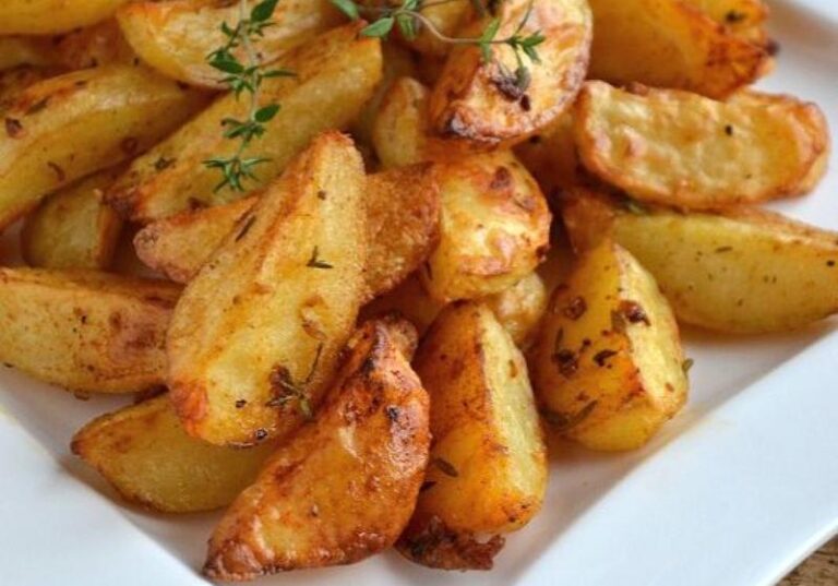 Ziemniaki w piekarniku – jak długo je piec, by były idealne?