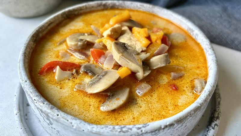 Zupa idealna na keto diecie – odkryj smaki, które pokochasz!