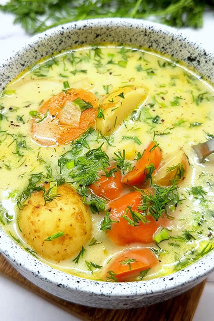 Lekkie zupy na upalne dni