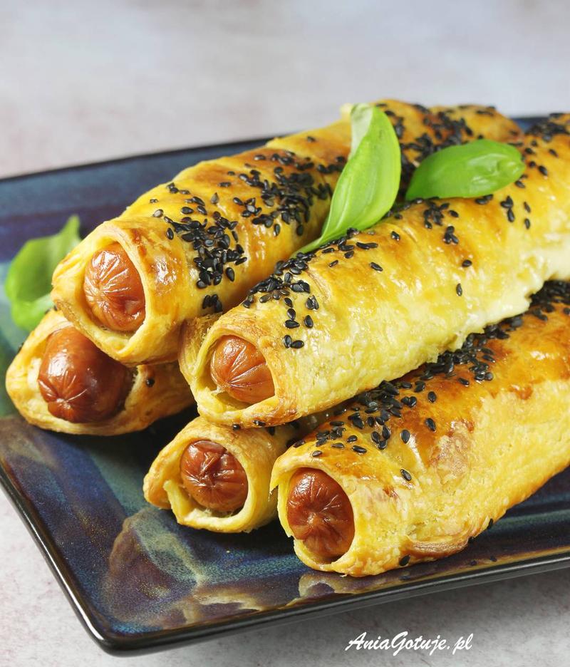 Parówki w cieście francuskim