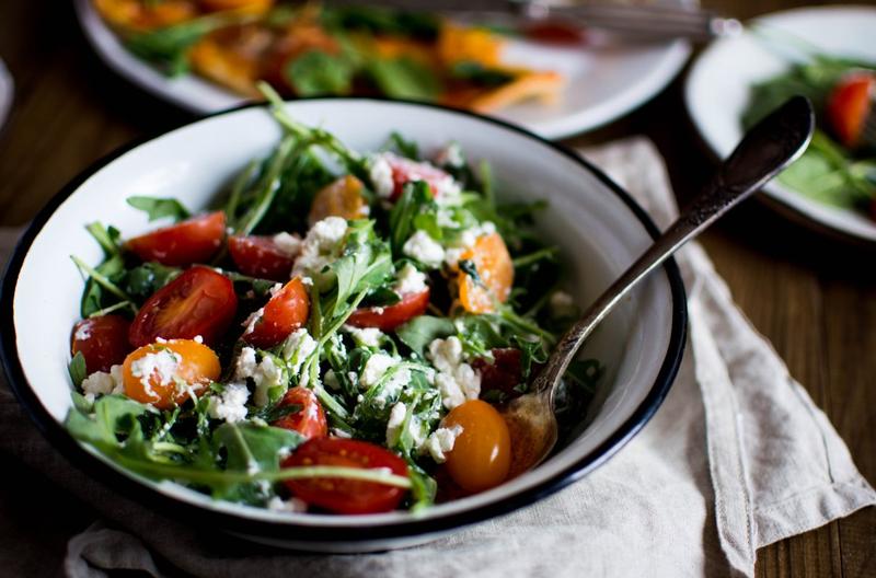 Idealna sałatka do pizzy – odkryj smakowite połączenia