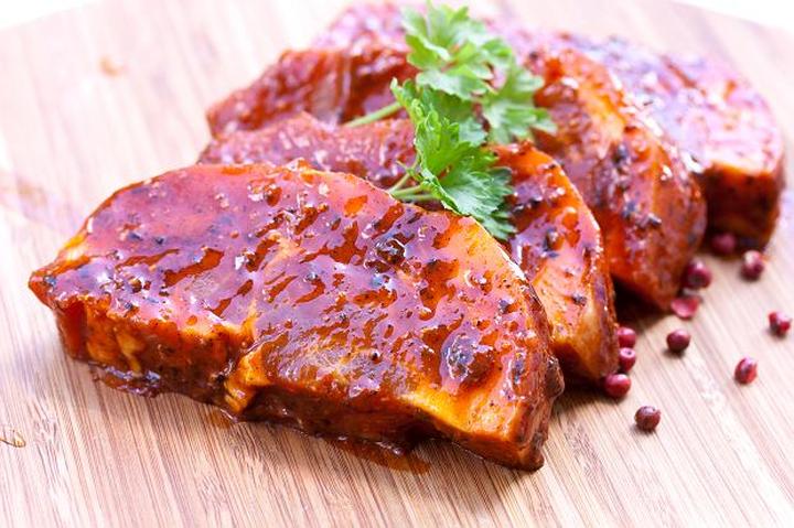 Przyprawy do idealnej marynaty schabu – odkryj sekrety smaku!