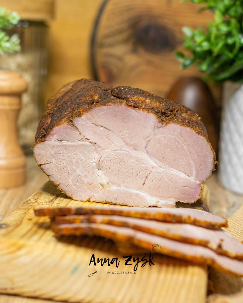 Kiedy solić karkówkę przed czy po