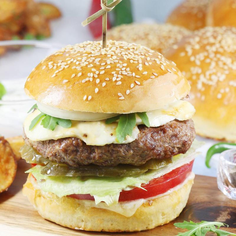 Jak idealnie usmażyć hamburgery wołowe – czas i wskazówki, które warto znać