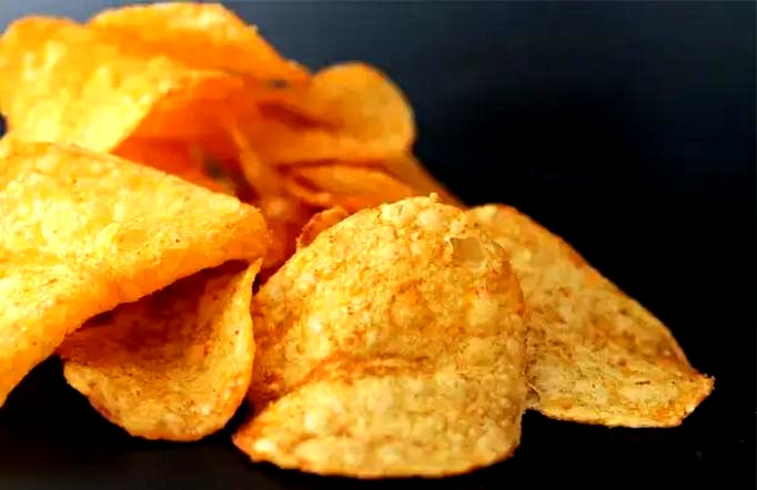 Jakie przyprawy do domowych chipsów dodadzą im niezwykłego smaku?